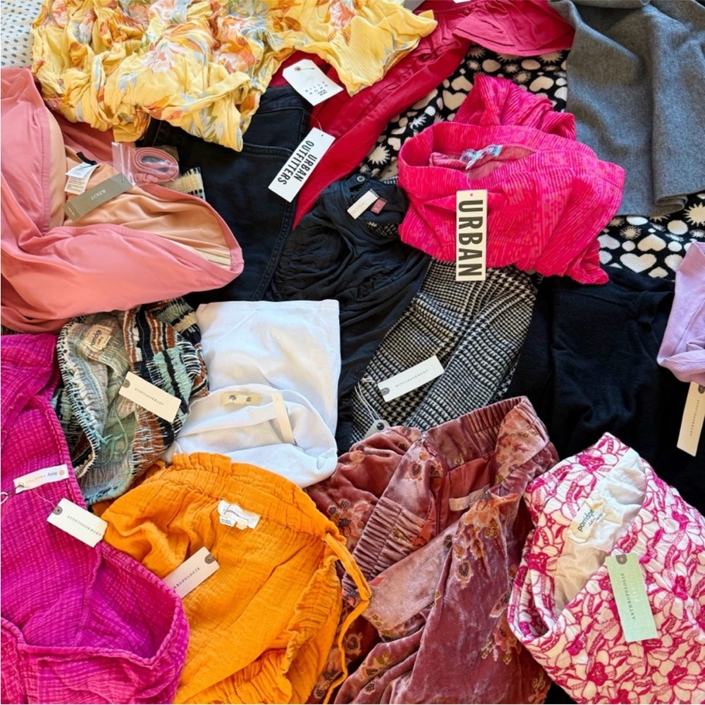 Anthropologie Urban Outfitters Reseller Mystery Box Live Seller Reseller 5 Piece - Picture 2 of 13